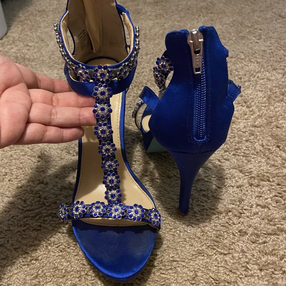 Beautiful pre-loved Betsy Johnson Heels 👠 - Picture 6 of 6